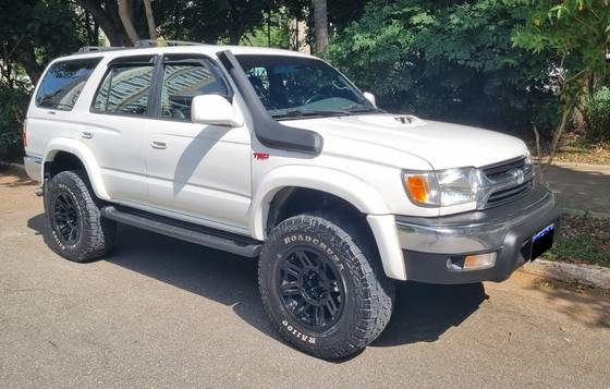 TOYOTA HILUX SW4 3.0 4X4 8V TURBO DIESEL 4P MANUAL